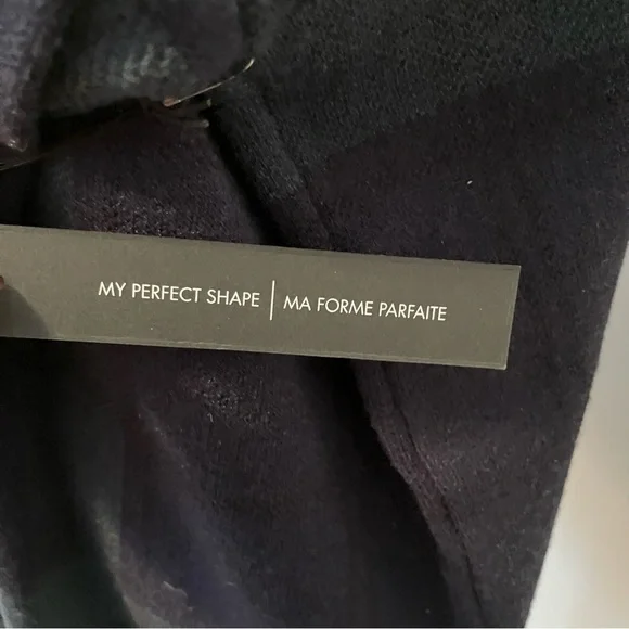 NEW Tahari Women’s Sweater 1X Black Watch Plaid Tartan Cuffed 3/4 Sleeve NWOT - Picture 3 of 7